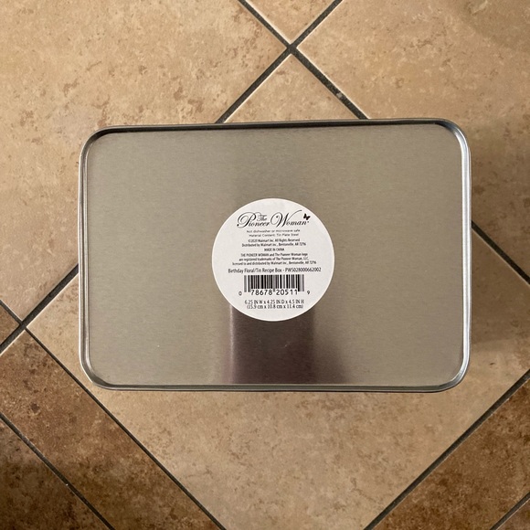 Pioneer Woman recipe box and round container - Picture 6 of 12